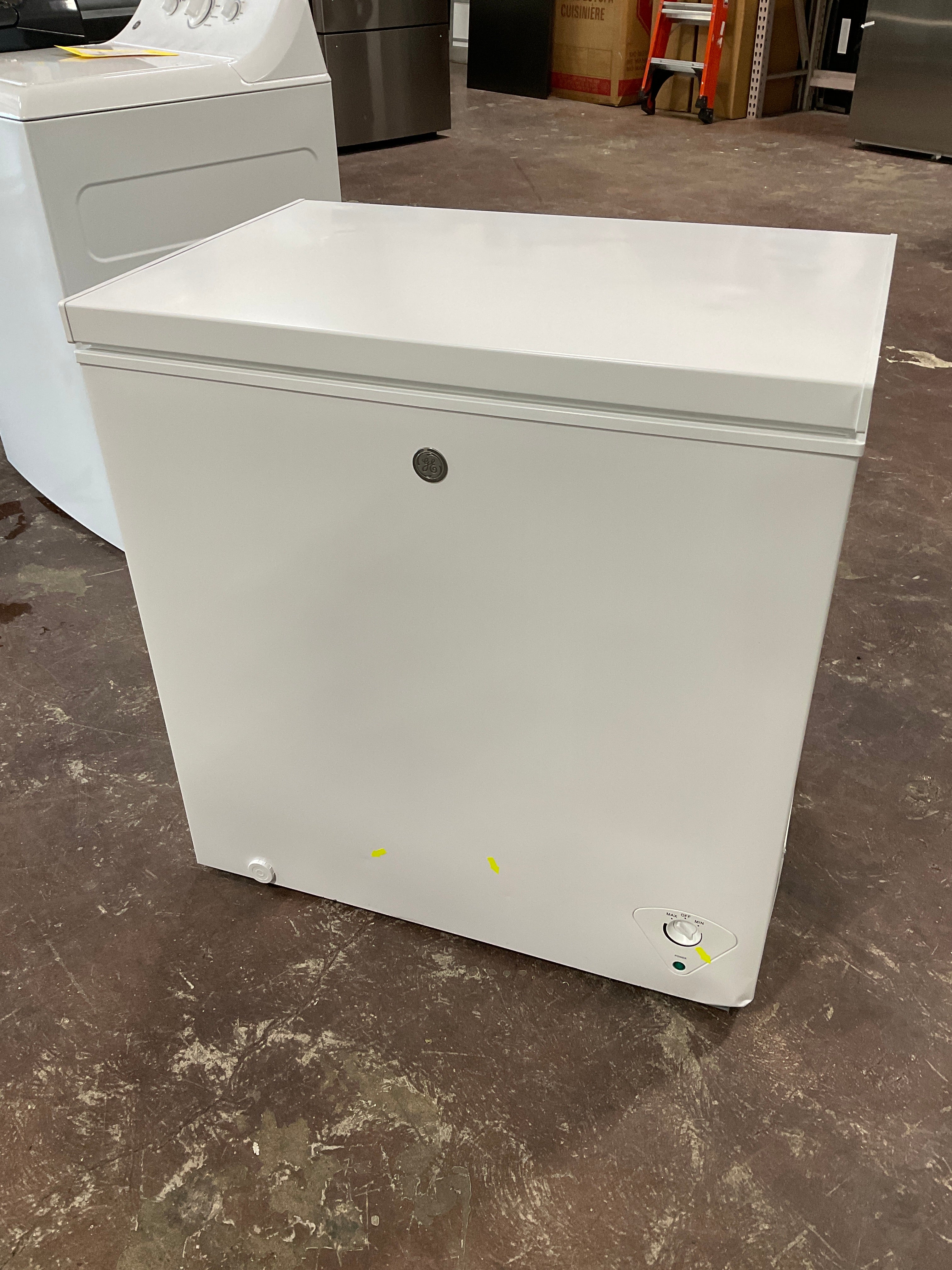 GE® 7.0 Cu. Ft. Manual Defrost Chest Freezer - Image 8
