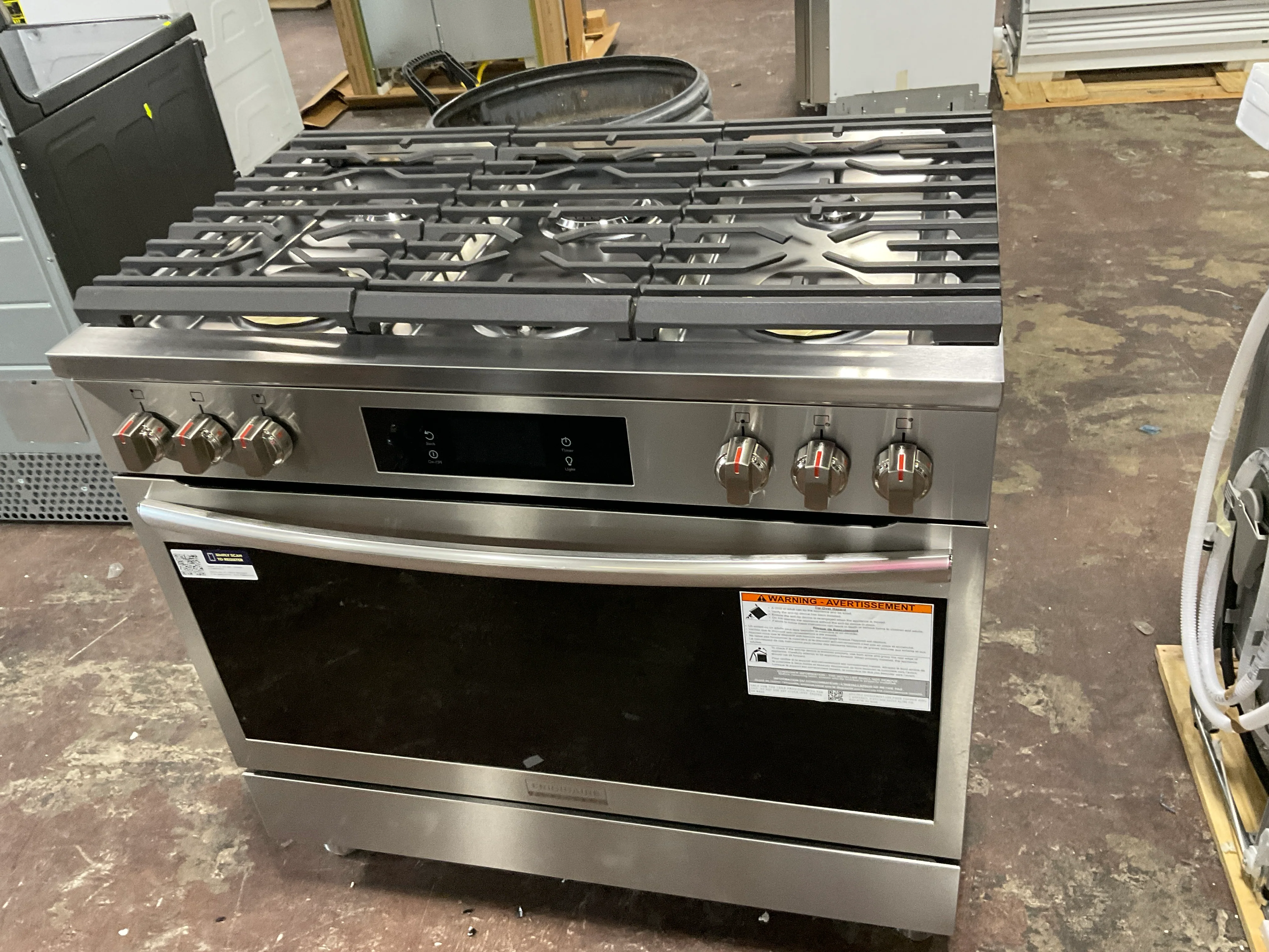 Frigidaire Gallery 36" Gas Range with Air Fry - Image 11