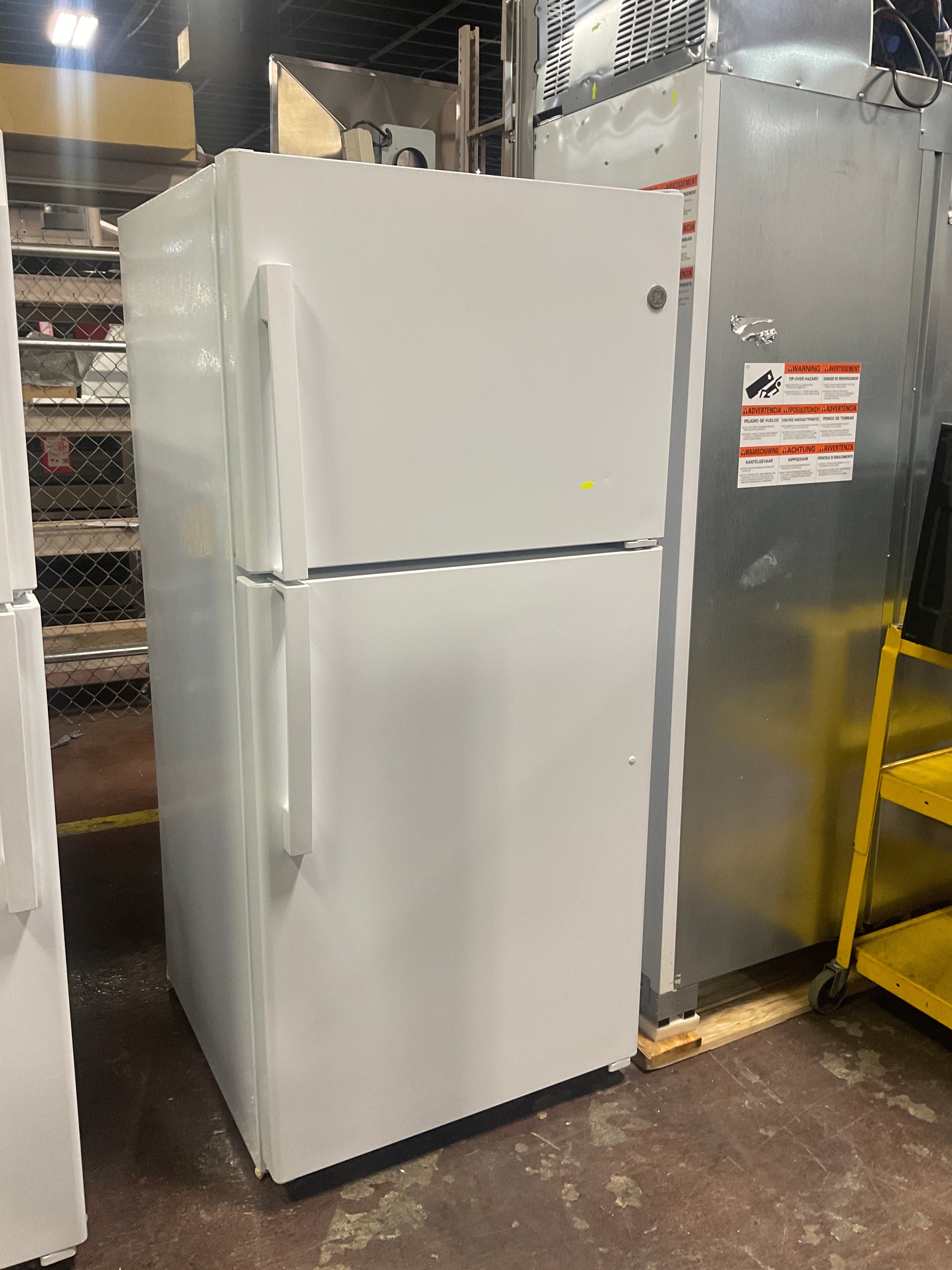GE GE® ENERGY STAR® 19.2 Cu. Ft. Top-Freezer Refrigerator - Image 6