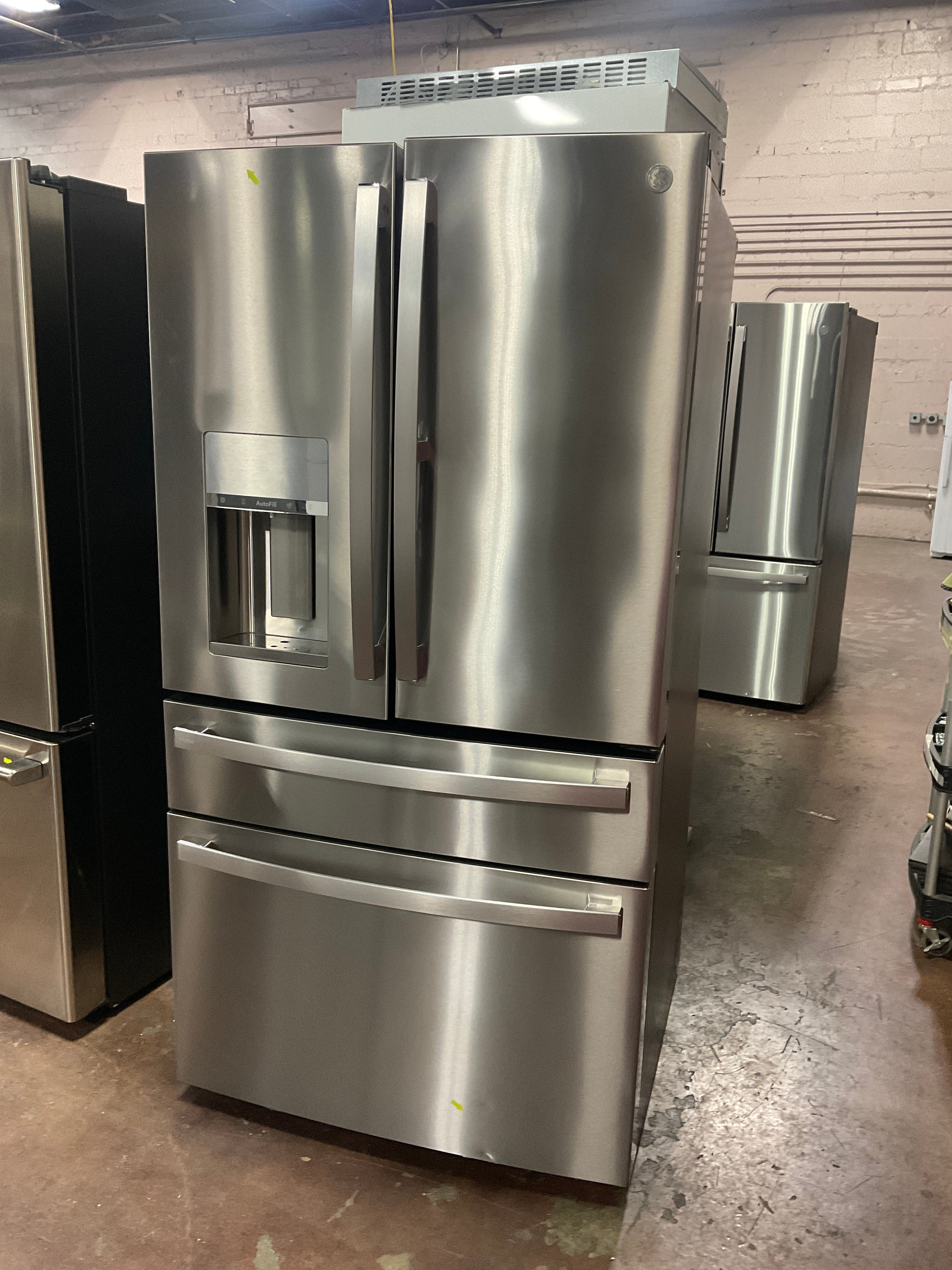 GE Profile™ ENERGY STAR® 27.9 Cu. Ft. Smart Fingerprint Resistant 4-Door French-Door Refrigerator with Door In Door - Image 13