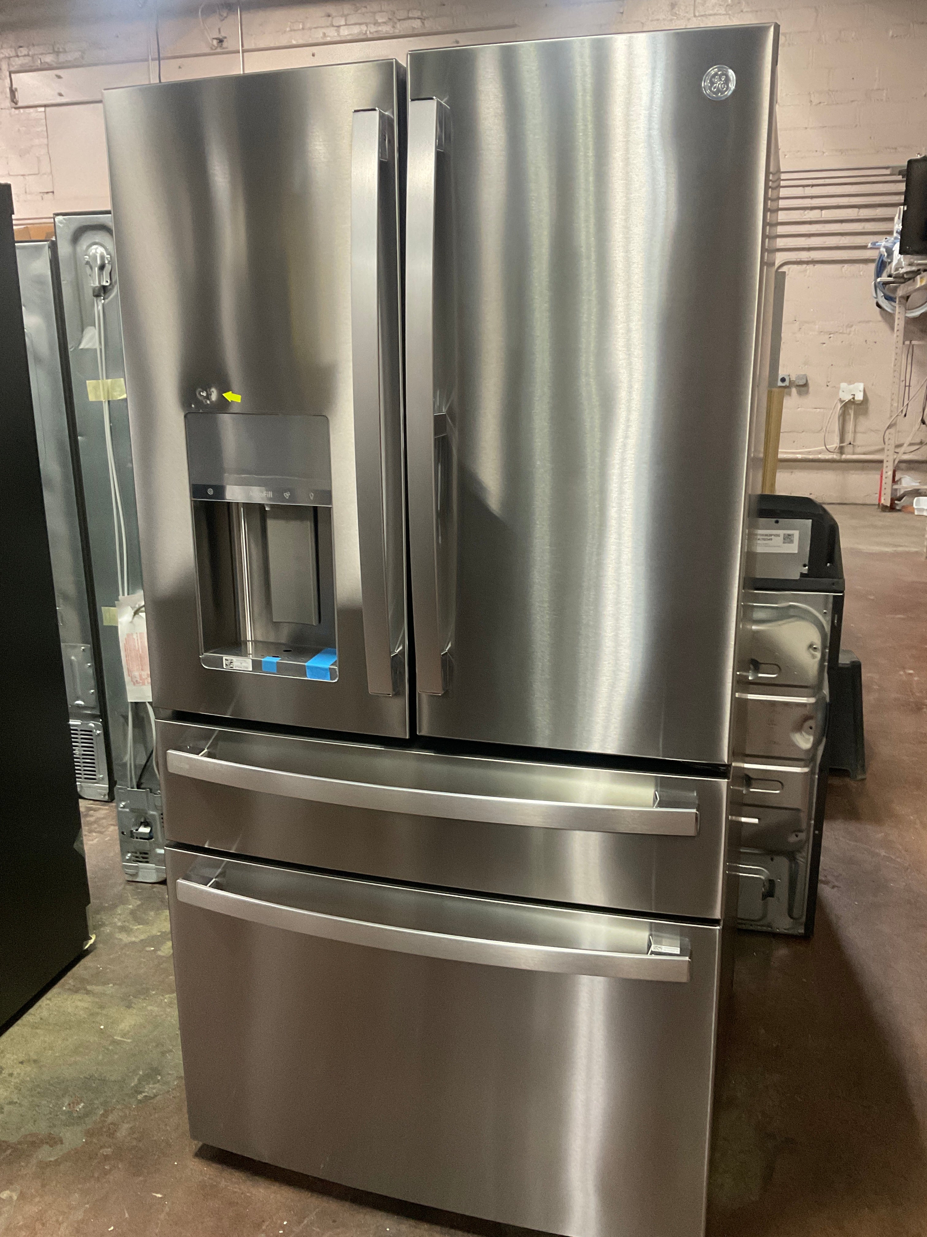 GE Profile™ ENERGY STAR® 27.9 Cu. Ft. Smart Fingerprint Resistant 4-Door French-Door Refrigerator with Door In Door - Image 29