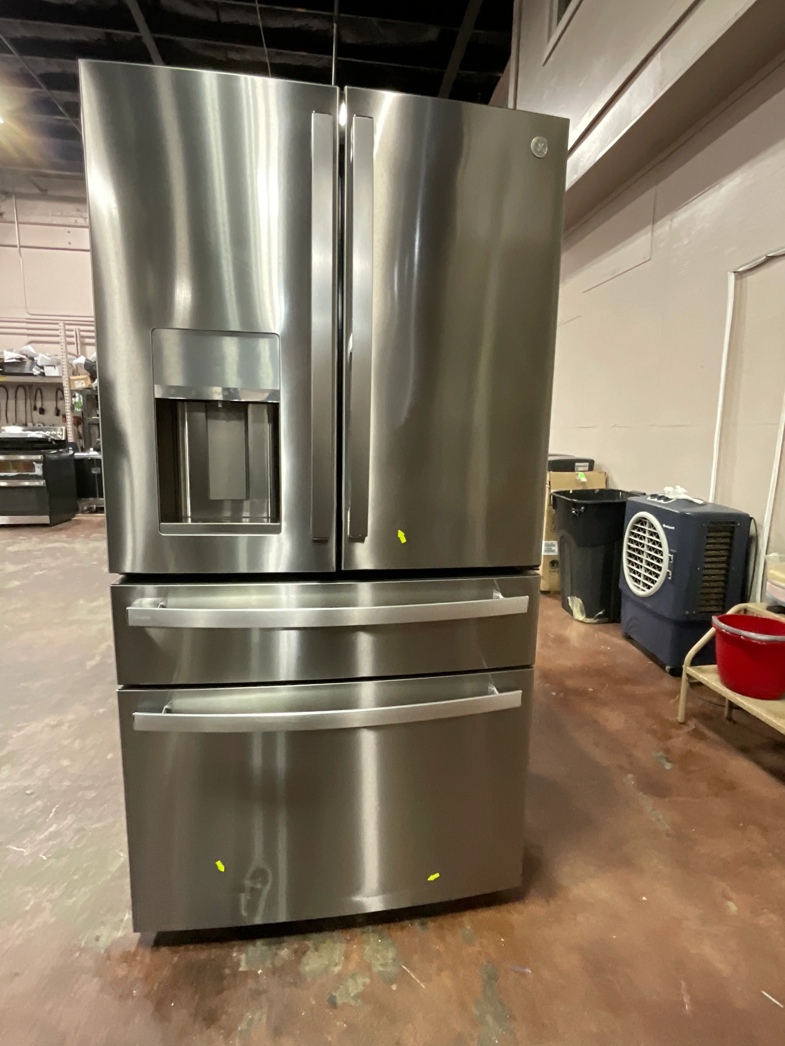 GE Profile™ ENERGY STAR® 27.9 Cu. Ft. Smart Fingerprint Resistant 4-Door French-Door Refrigerator with Door In Door - Image 33