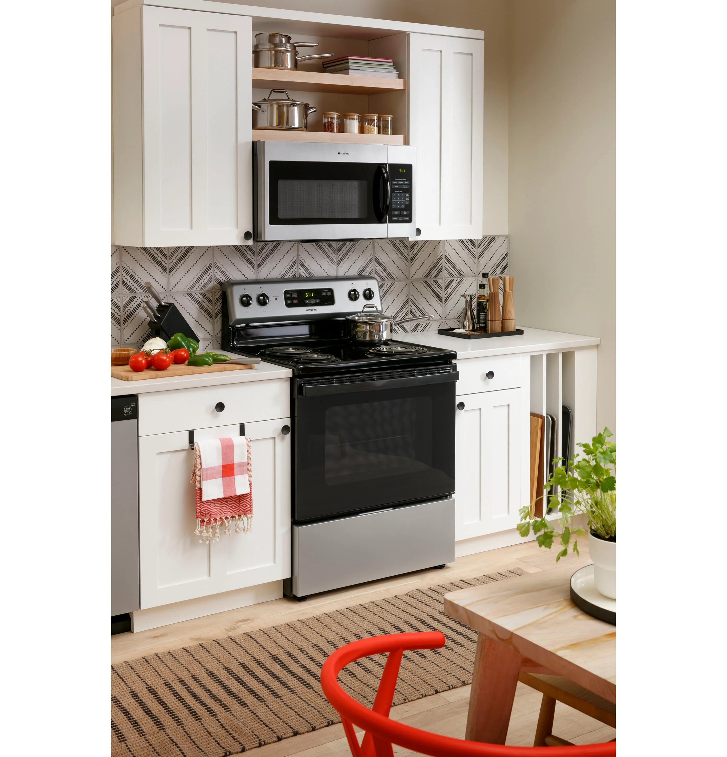 Hotpoint® 1.6 Cu. Ft. Over-the-Range Microwave Oven - Image 8